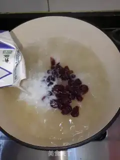 Make Cranberry milk. Silver ear step 3