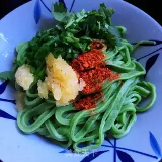 Make Scrambled garlic spinach noodles step 9