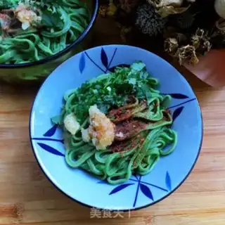 Make Scrambled garlic spinach noodles step 10