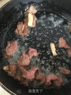 Make Chili onion fried beef step 3