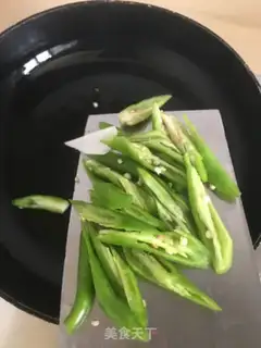 Make Chili onion fried beef step 4