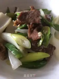 Make Chili onion fried beef step 8