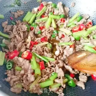 Make Celery and roast beef step 9