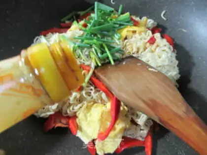 Make Pork egg pepper step 7