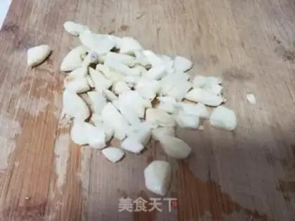 Make Garlic bean horns step 1