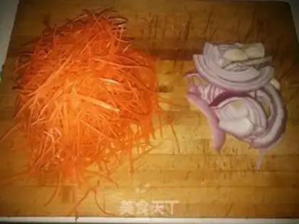 Make Sweet carrots and onions step 1