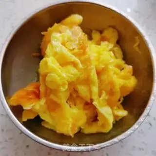 Make Tomato fried eggs step 6