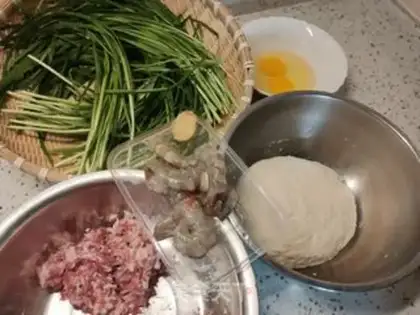 Make Shrimp pickles, three dumplings step 1