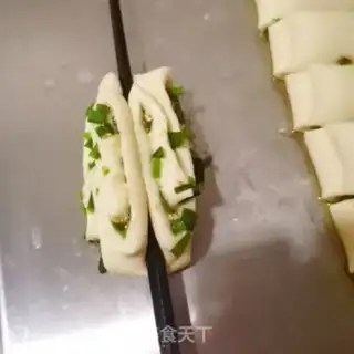 Make Onion roll step 8