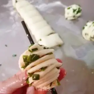 Make Onion roll step 9