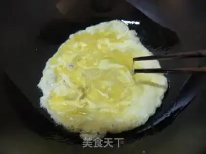 Make Scrambled eggs step 2