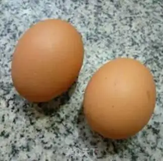 Make Cinnamon eggs and rice congee step 1