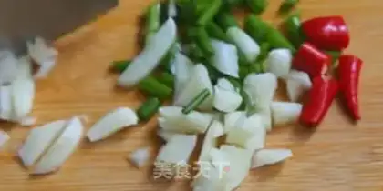 Make Scalloped chili step 1