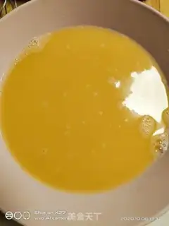 Make Cracking eggs step 2