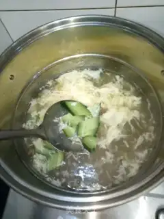 Make cucumber egg soup step 6