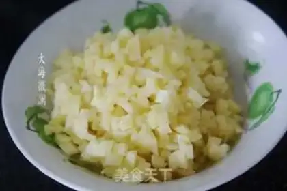 Make Potato beef sauce step 1