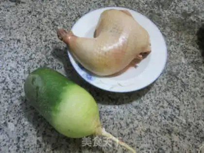Make Blue radish chicken leg soup step 0