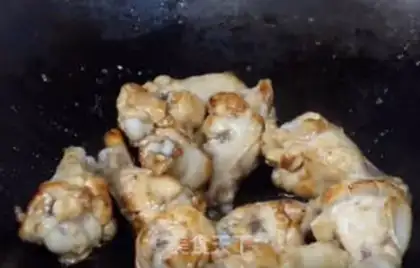 Make Coke chicken wings step 1