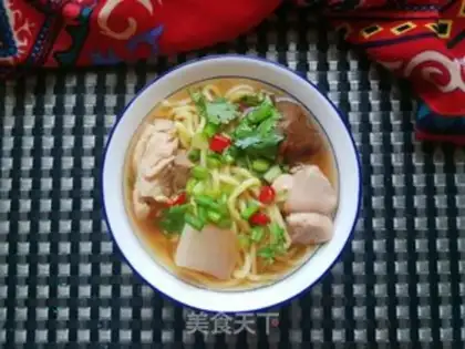 Make Red mushroom chicken soup noodle step 7