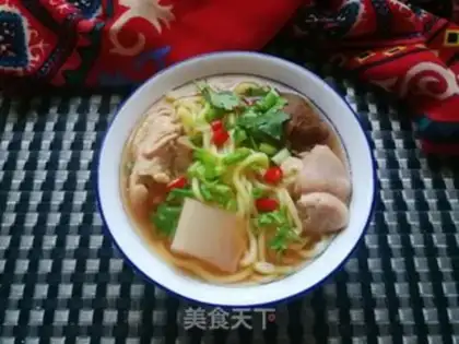 Make Red mushroom chicken soup noodle step 8