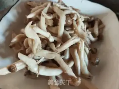 Make Mushroom fried eggs step 1