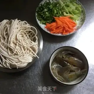 Make Shrimp noodles step 0