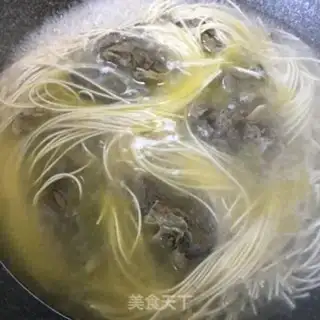 Make Old duck noodles step 2