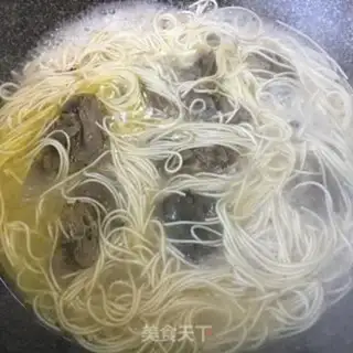 Make Old duck noodles step 3