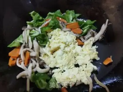 Make Mushroom fried eggs step 9