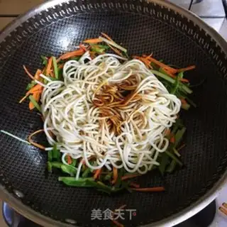 Make Shrimp noodles step 7