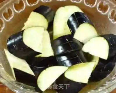 Make Red-hot horseshoe eggplant step 0