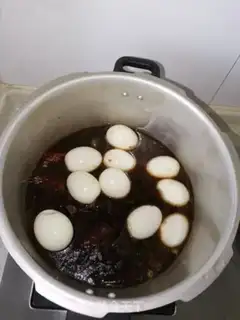 Make Spicy pig-hot eggs step 6