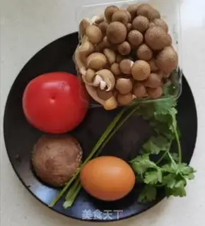 Make Tomato egg mushroom soup step 0