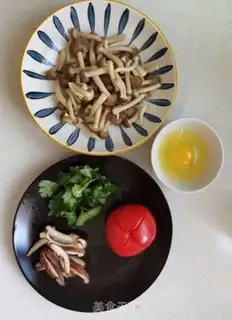 Make Tomato egg mushroom soup step 1