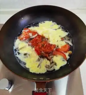 Make Tomato egg mushroom soup step 8