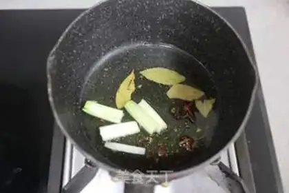 Make All-powerful hot sauce step 1