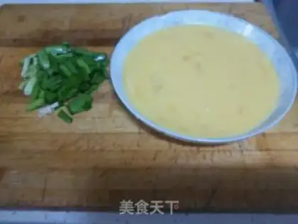 Make Scrambled eggs step 1