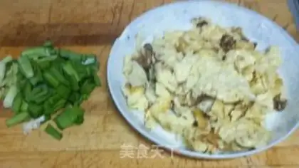 Make Scrambled eggs step 4
