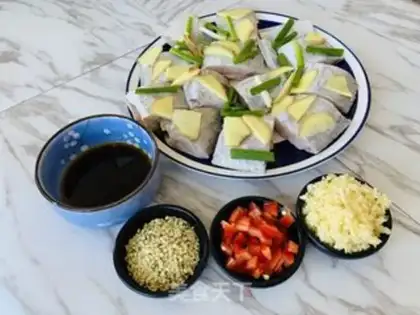 Make Pyramid, garlic and fish step 1
