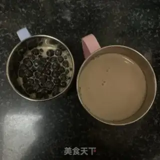 Make Pearl milk, tea and ice cream step 1