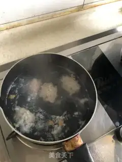Make The golden mushroom meatball soup step 2