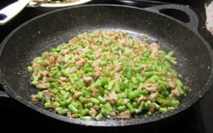 Make Meat and sour beans step 5