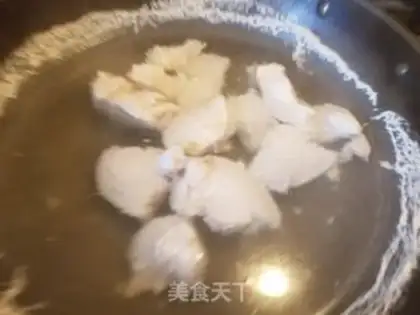 Make Coconut monkey head, chicken soup step 6