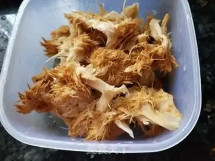 Make Coconut monkey head, chicken soup step 7