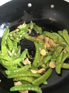 Make Five flowers for Dutch beans step 2