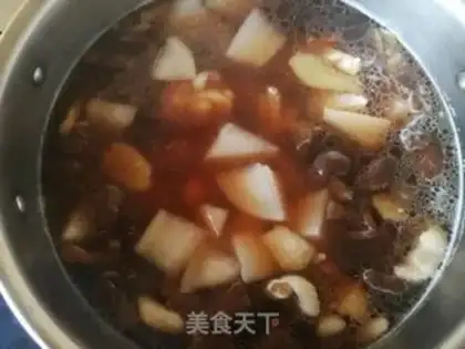 Make Black carrot, red mushroom chicken leg soup step 13