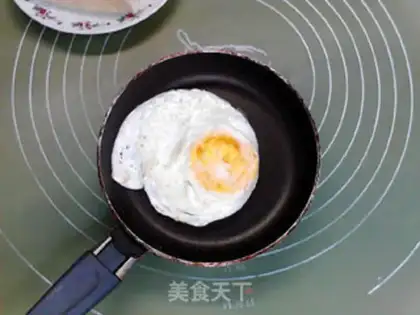 Make Spam and egg cheese sandwiches step 5