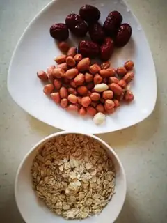 Make A brown-tree peanut paste step 0