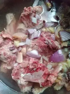 Make The mushroom stew, the hen step 0