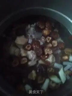 Make The mushroom stew, the hen step 4